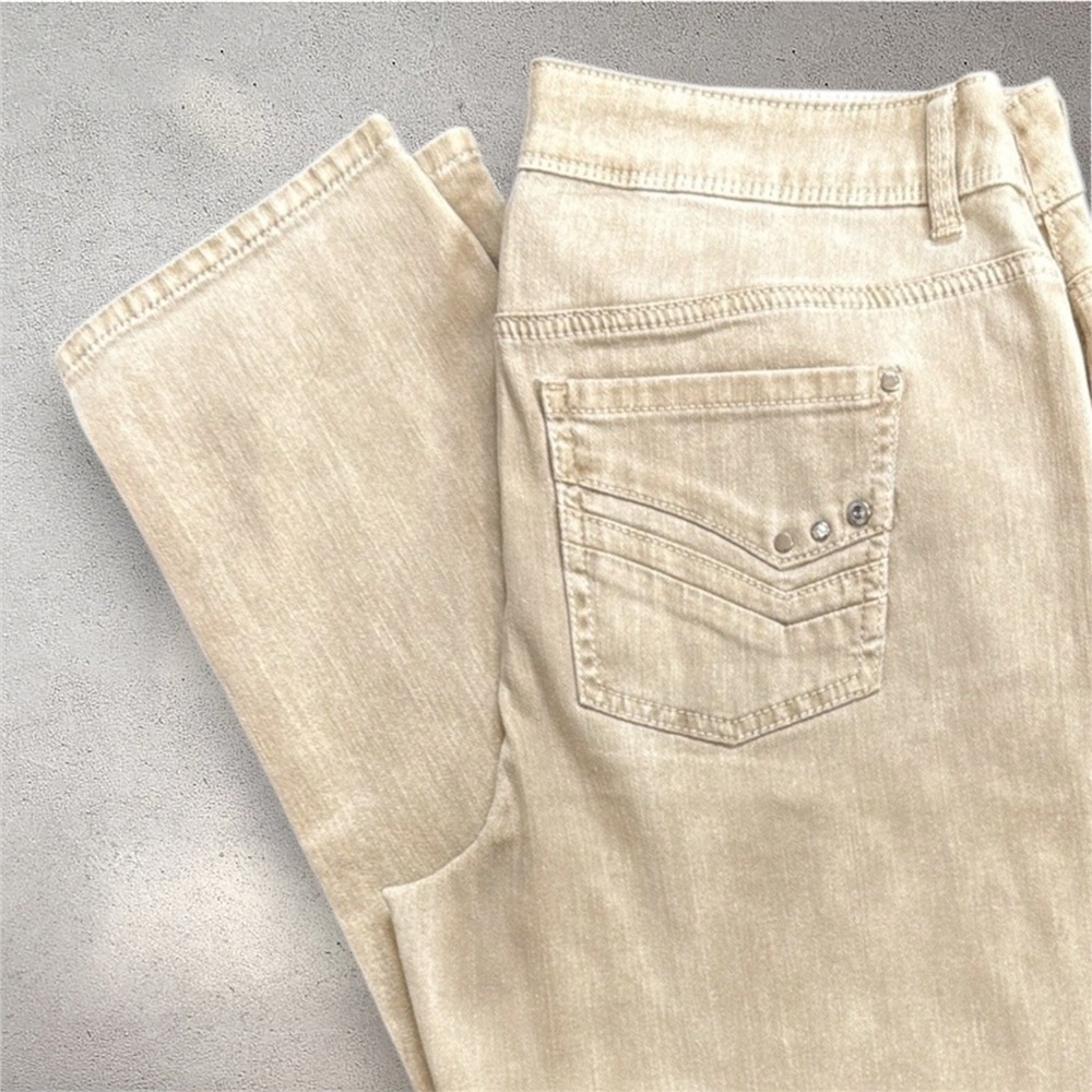 Chico’s  Platinum Denim capri pants Chico’s size 1 or woman’s 8